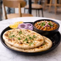 Butter Kulche with Matar Chole