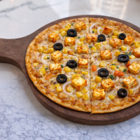 Paneer Tikka Inferno Pizza